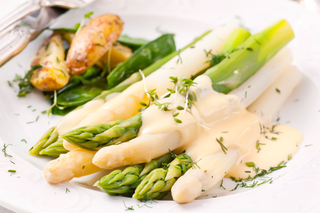 Green and white asparagus with roast potatoes